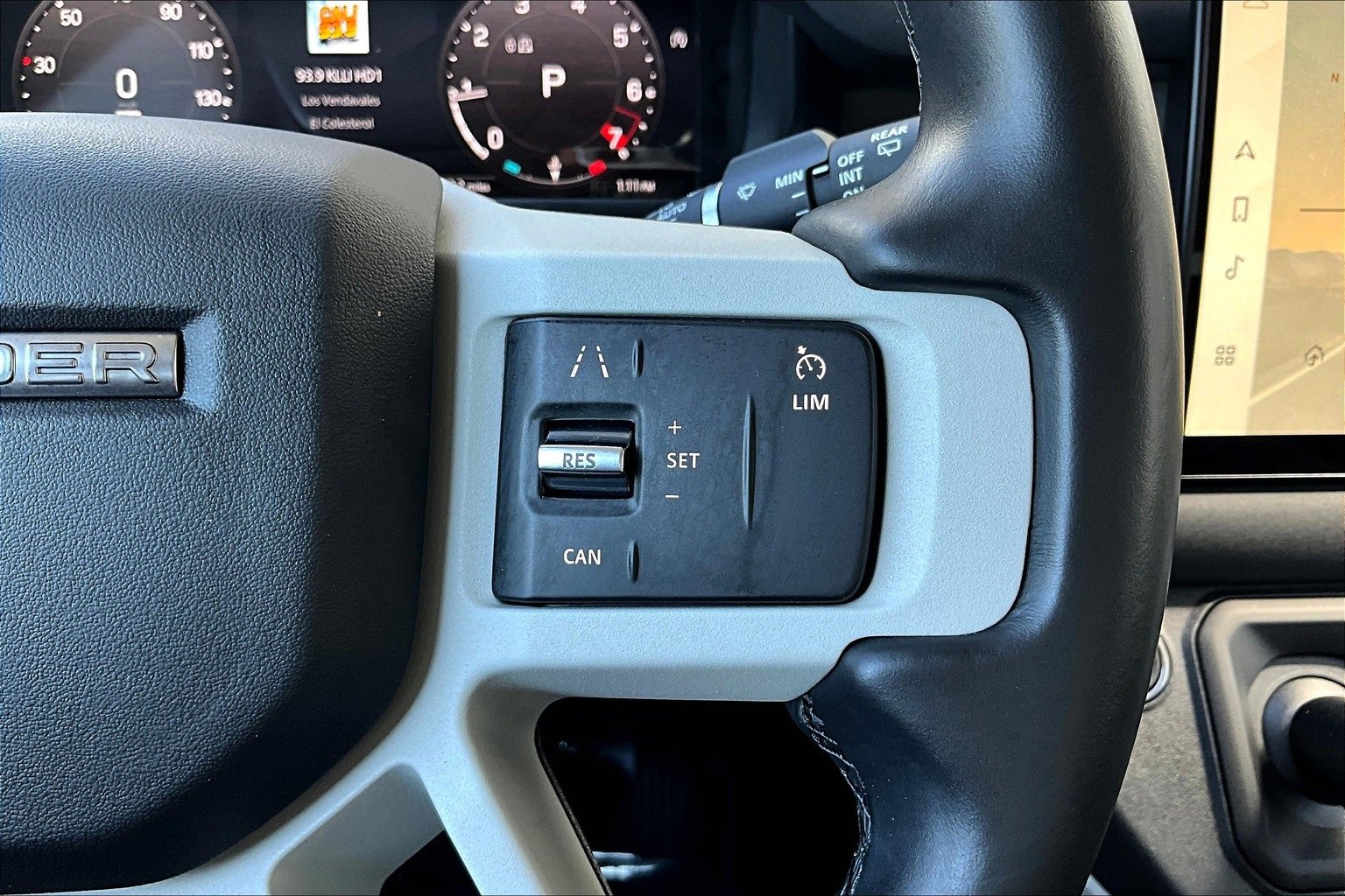 Used 2023 Land Rover Defender 130 S image 19