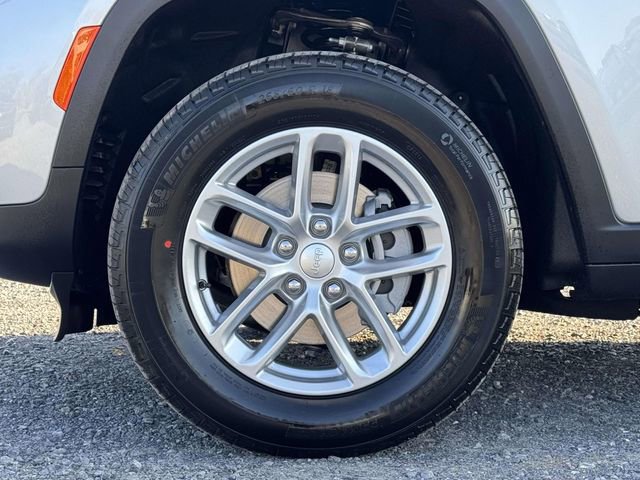 New 2025 Jeep Grand Cherokee Laredo X w/ Luxury Tech Group I image 25