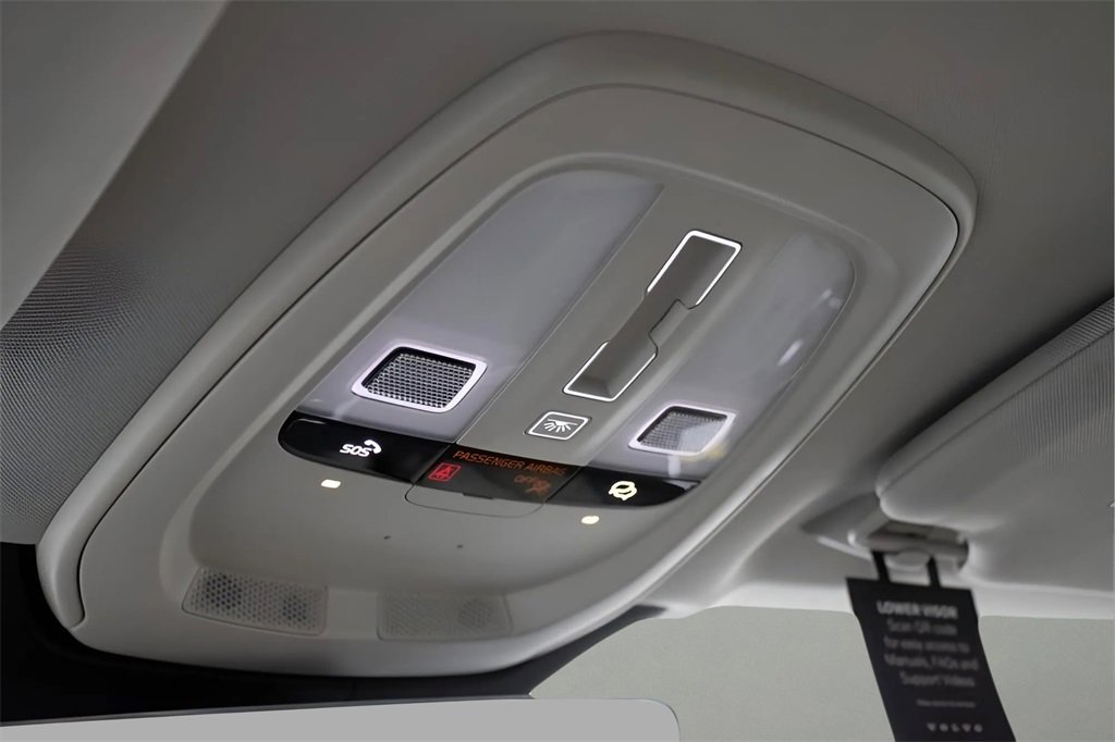 Certified 2025 Volvo XC90 T8 Plus w/ Protection Package Premier image 29