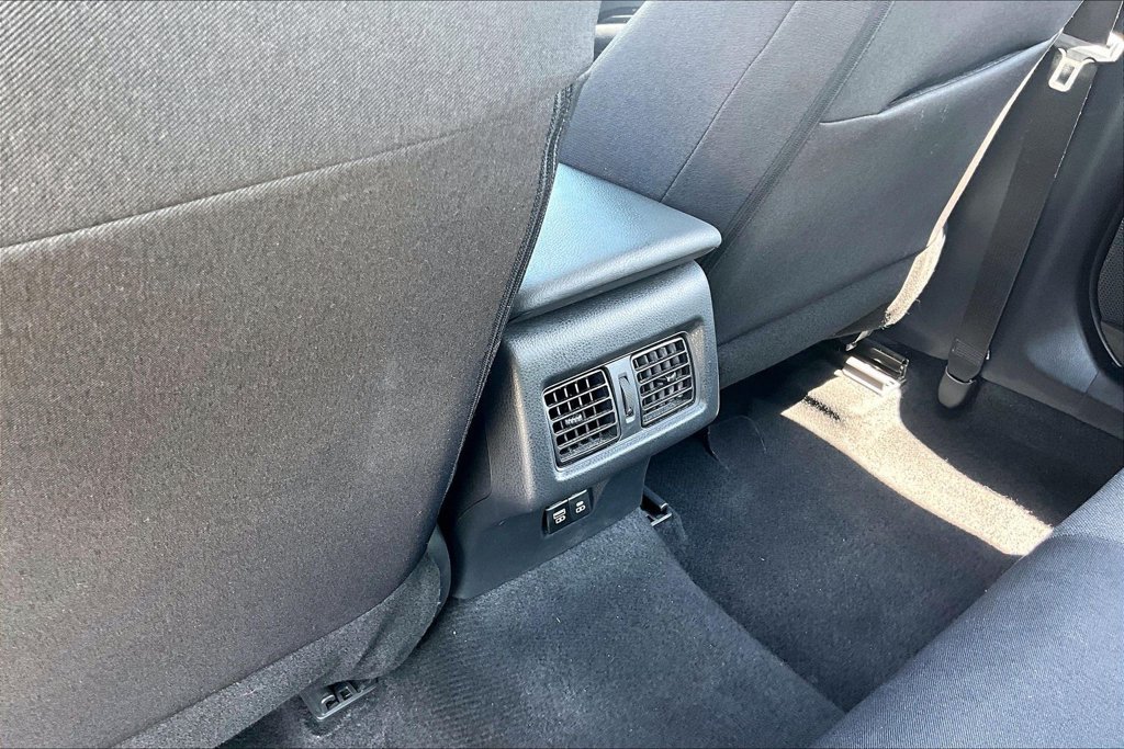 Used 2025 Toyota Camry LE FWD image 10