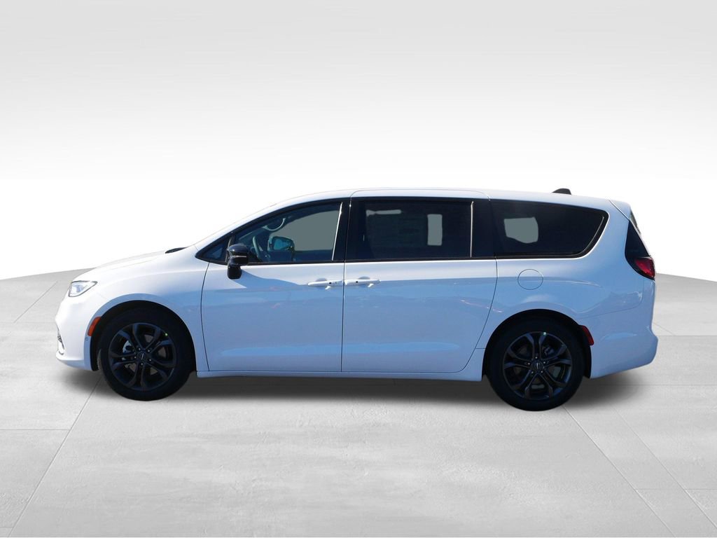 New 2026 Chrysler Pacifica Select image 3