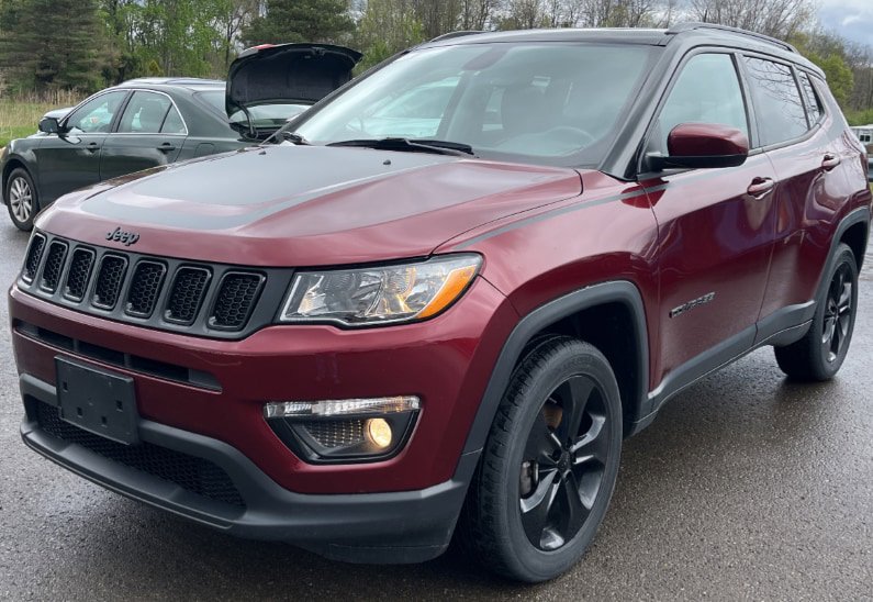 Used 2021 Jeep Compass Latitude w/ Sun and Sound Group AWD/4WD image 3