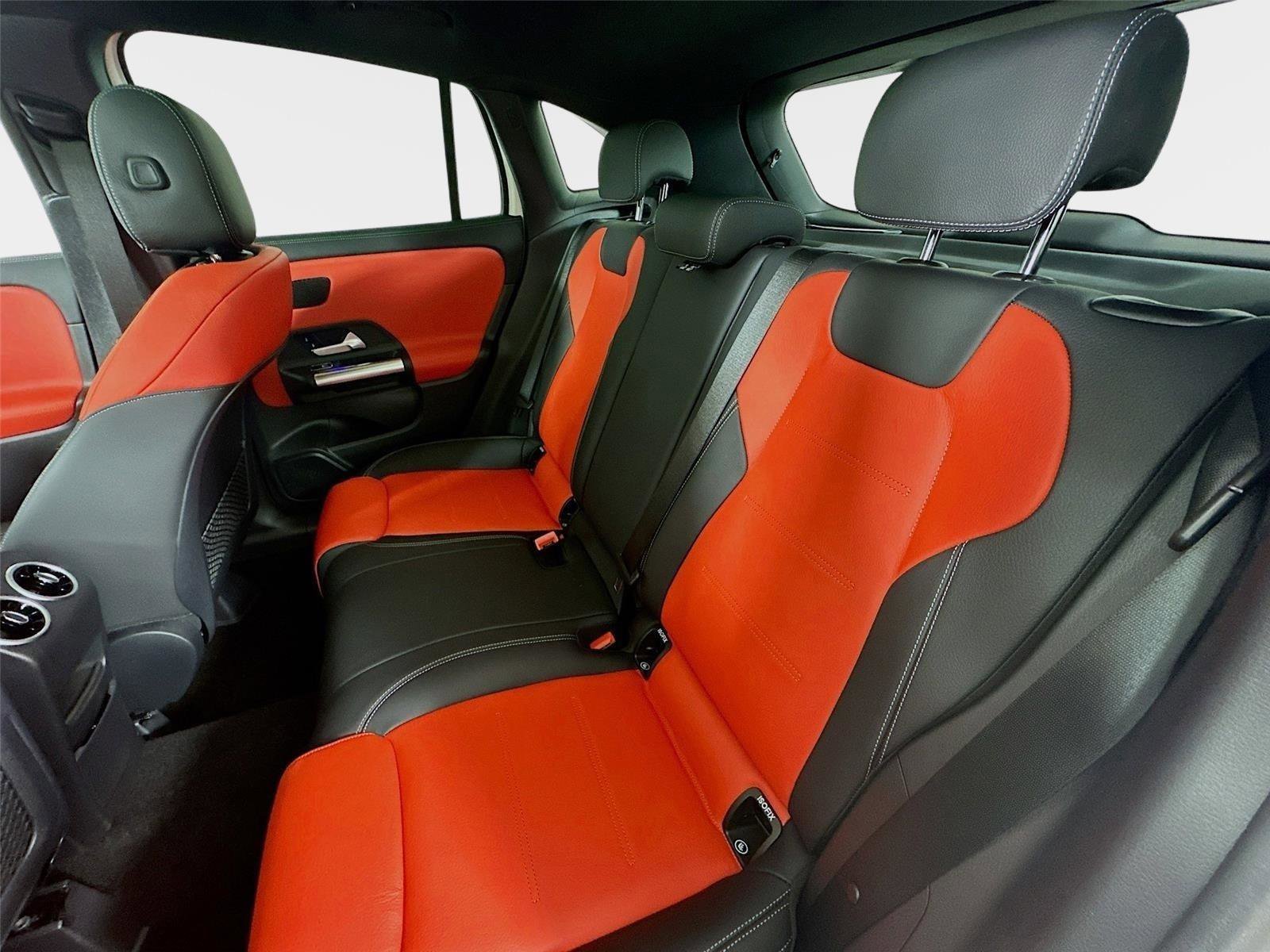 Certified 2026 Mercedes-Benz GLA 250 4MATIC image 31