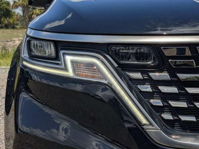 Certified 2024 Kia Carnival SX FWD image 11