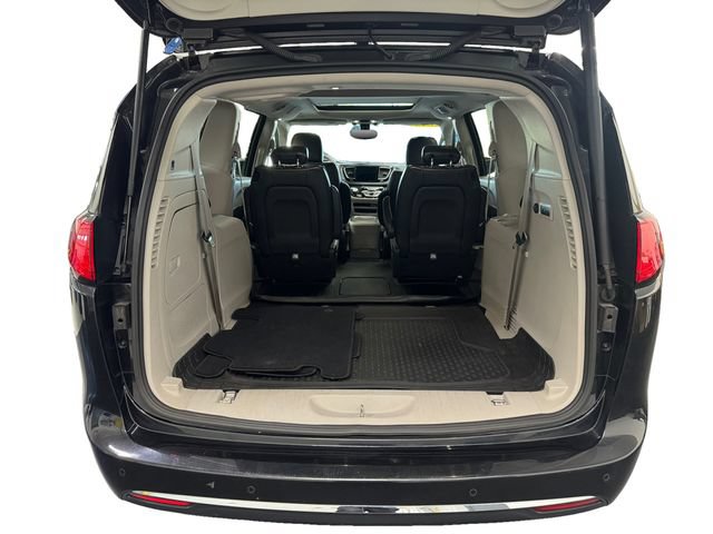 Used 2019 Chrysler Pacifica Limited FWD image 15