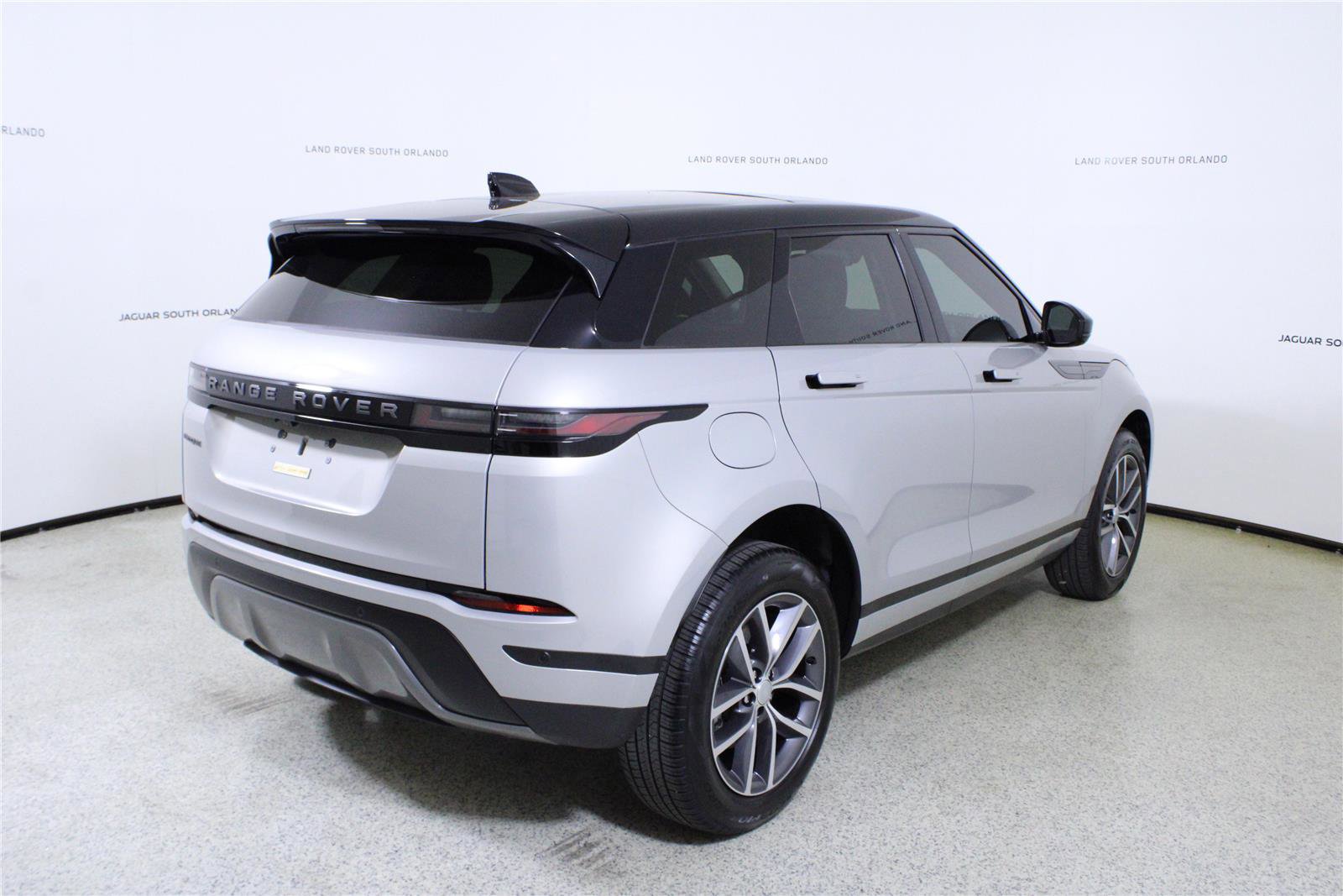 Used 2024 Land Rover Range Rover Evoque S AWD/4WD image 7