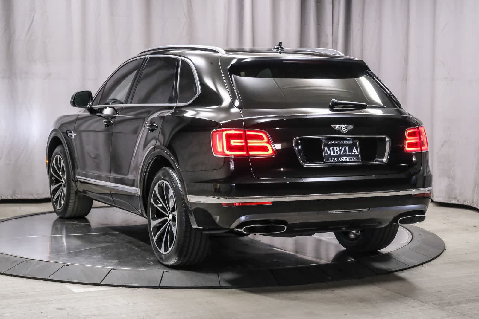 Used 2018 Bentley Bentayga AWD/4WD image 2