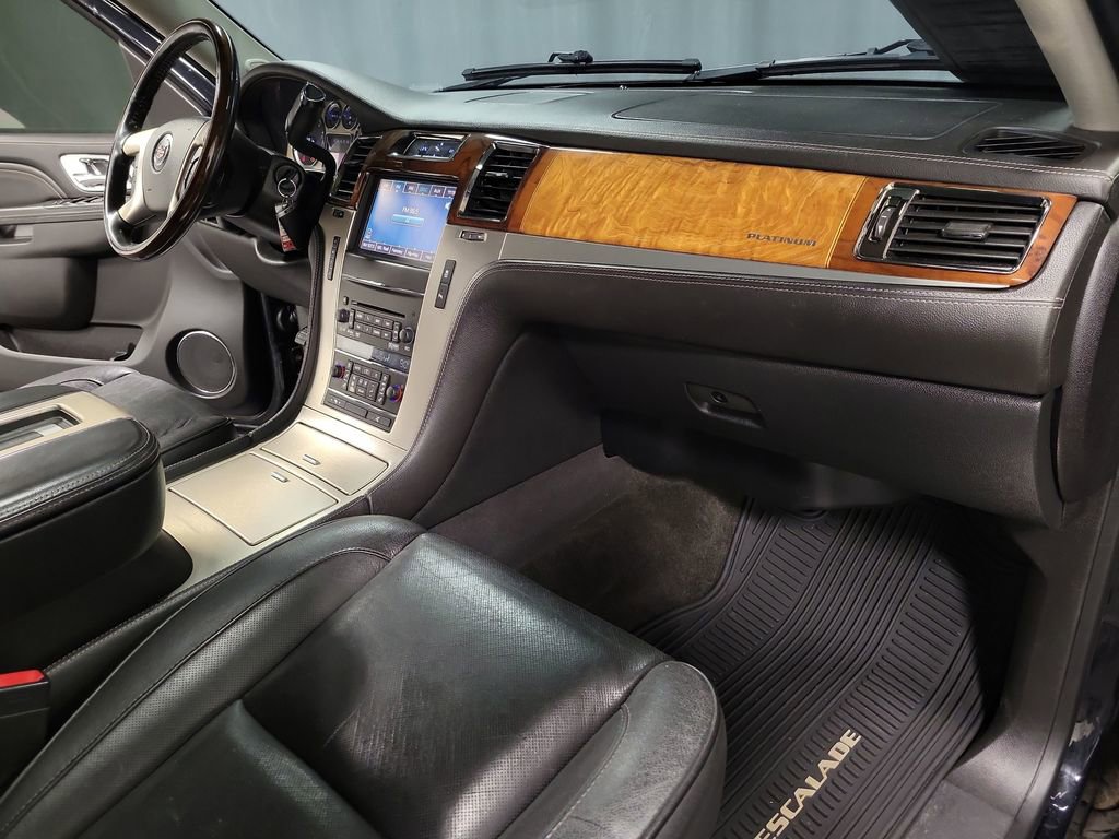 Used 2013 Cadillac Escalade ESV Platinum image 29