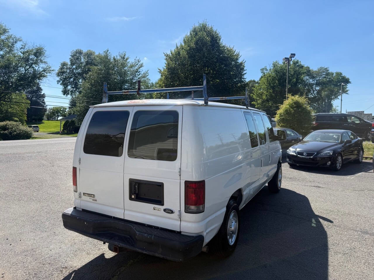 Used 2011 Ford E-150 and Econoline 150 w/ Commercial Cargo Van Pkg RWD image 7