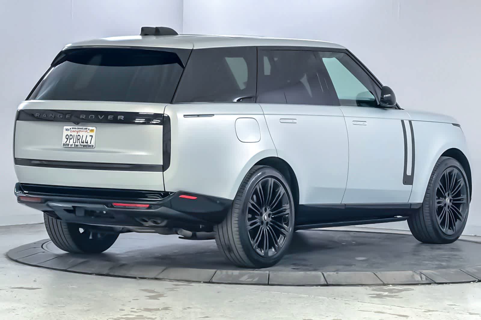 Used 2025 Land Rover Range Rover Autobiography AWD/4WD image 2