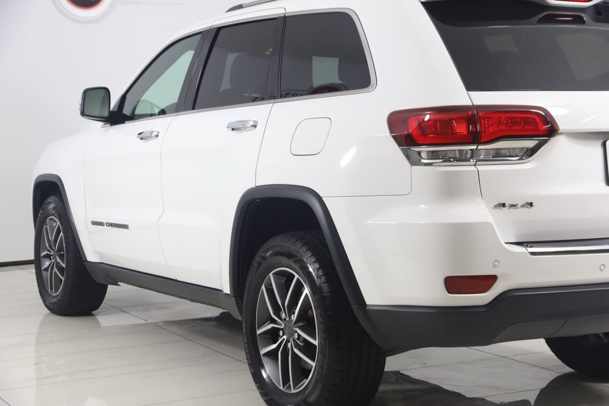 Used 2021 Jeep Grand Cherokee Limited AWD/4WD image 24