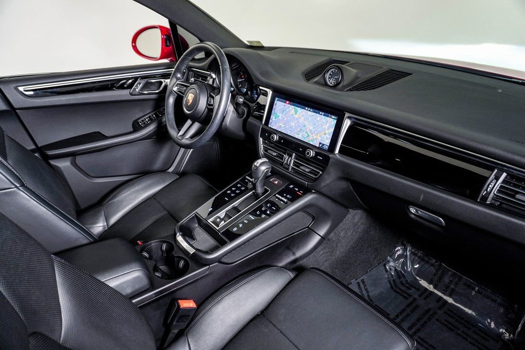 Certified 2024 Porsche Macan w/ Premium Plus Package image 14