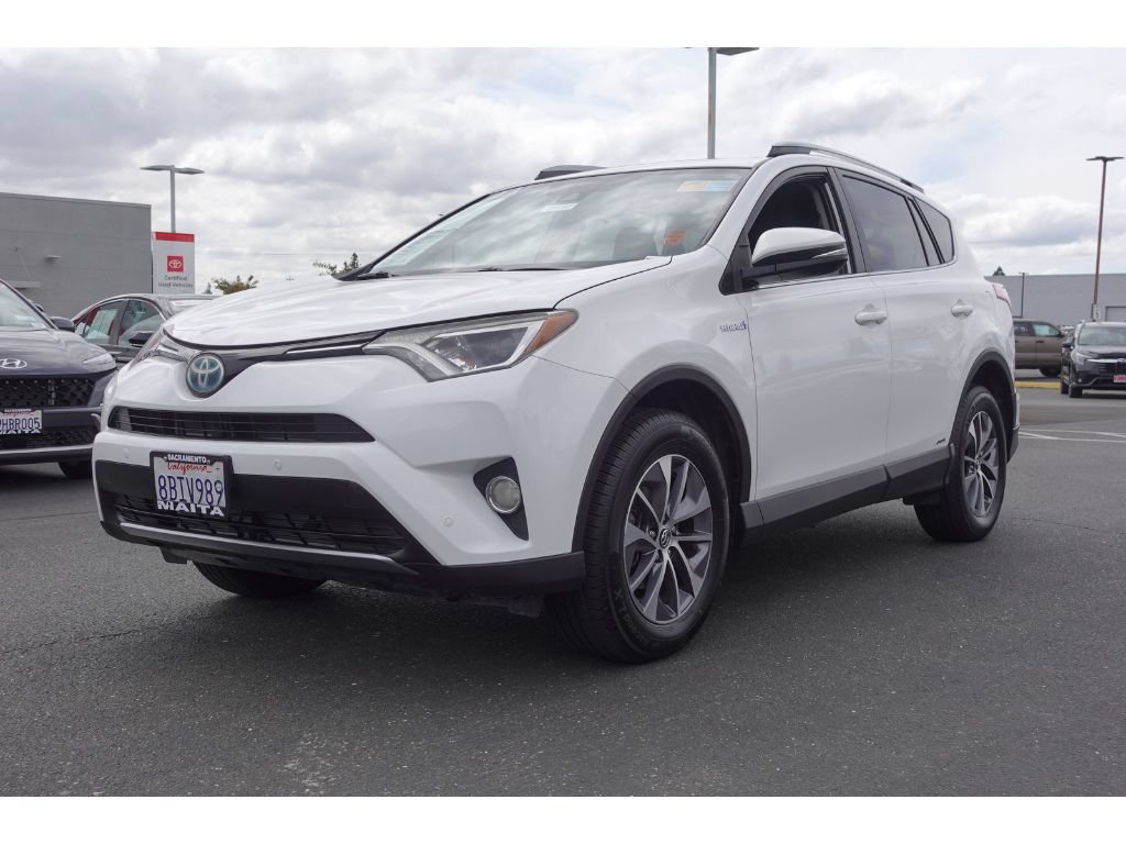 Used 2017 Toyota RAV4 XLE w/ Convenience Package AWD/4WD image 7