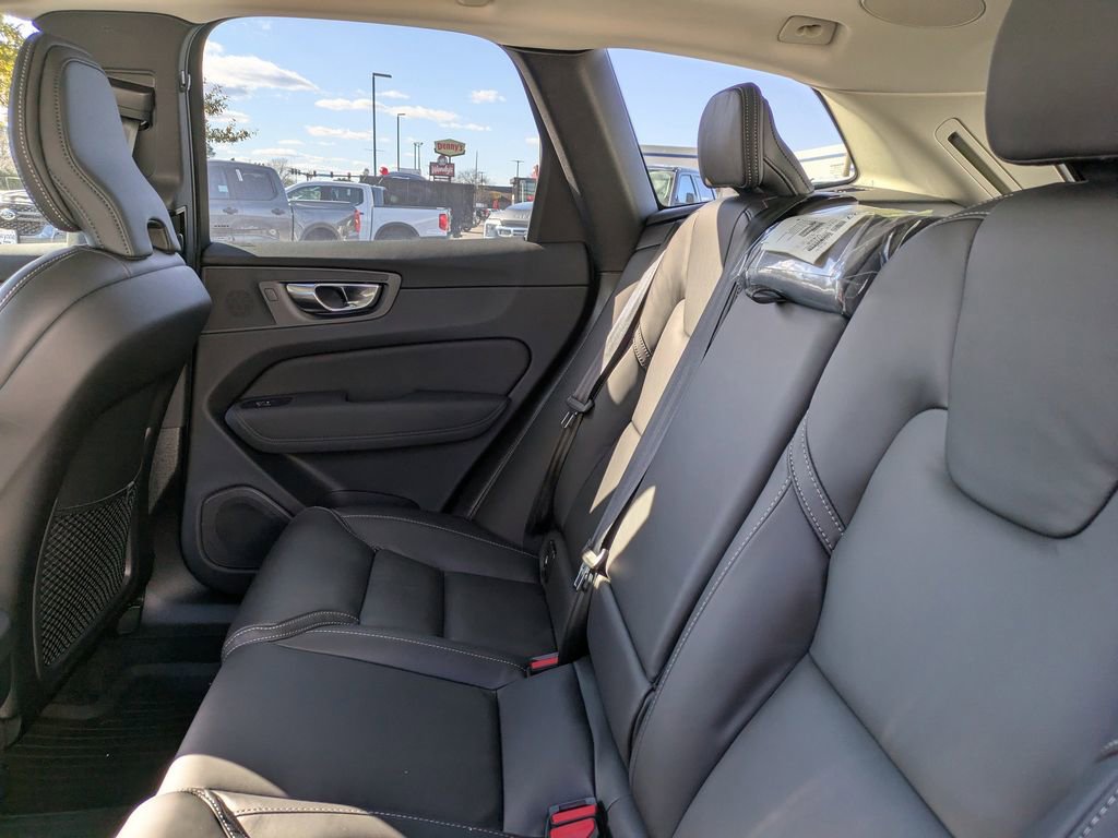 New 2026 Volvo XC60 B5 Ultra w/ Protection Package Premier AWD/4WD image 13
