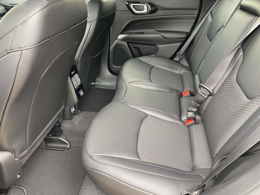 New 2026 Jeep Compass Latitude AWD/4WD image 10