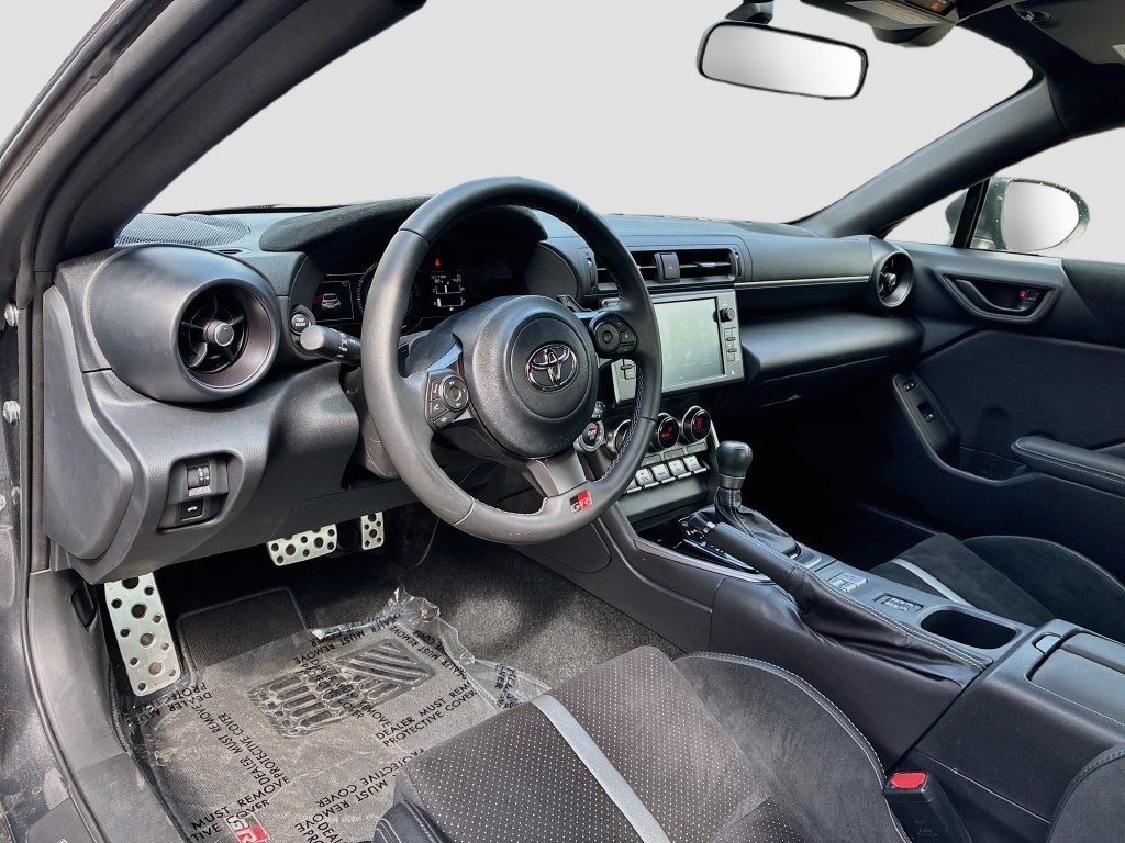 Used 2025 Toyota GR86 Premium RWD image 9