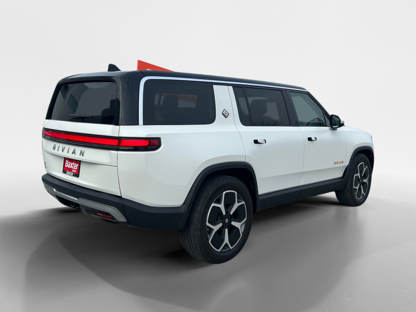 Used 2024 Rivian R1S Adventure image 7