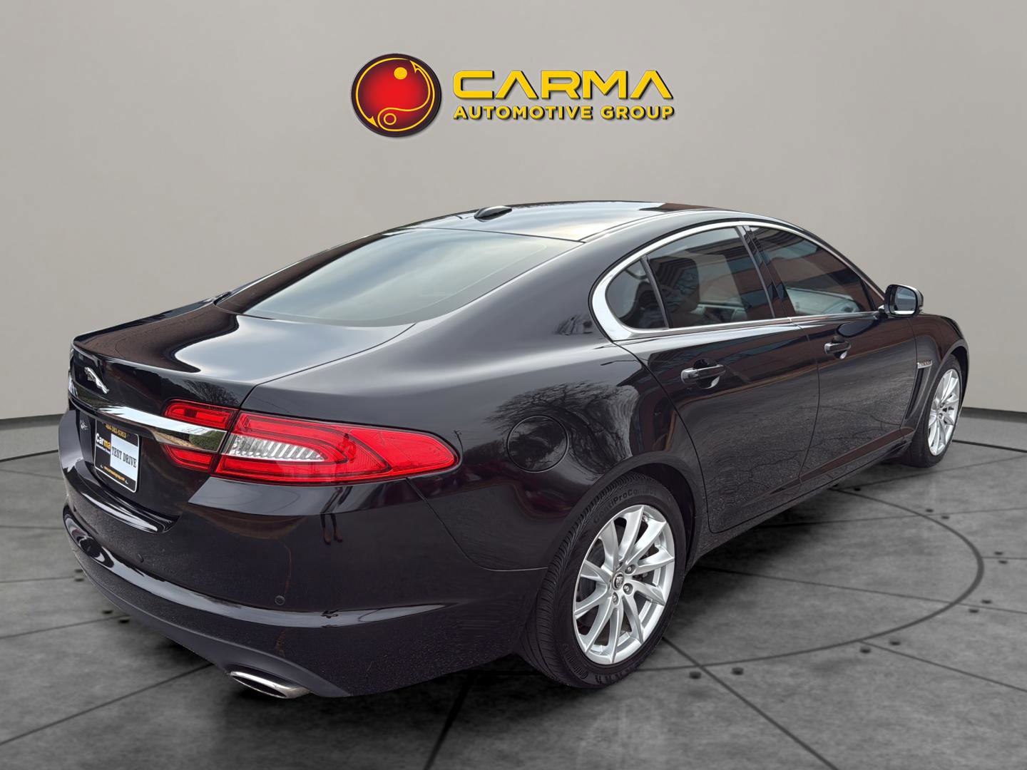Used 2012 Jaguar XF image 8
