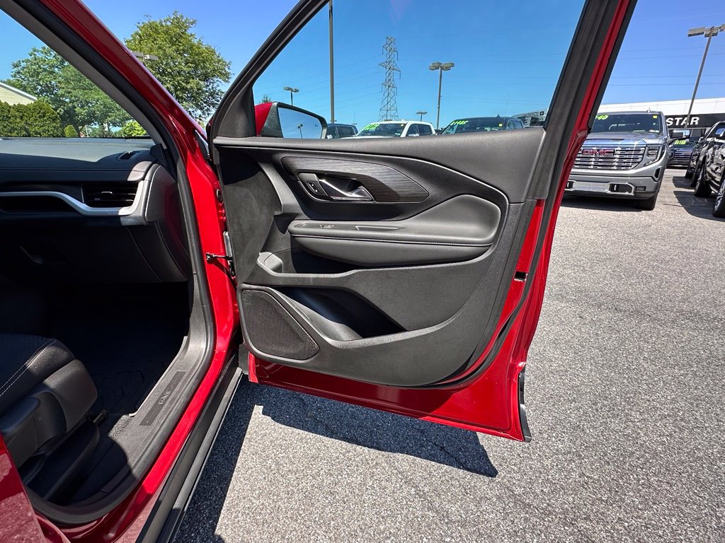 Used 2023 GMC Terrain SLE AWD/4WD image 15