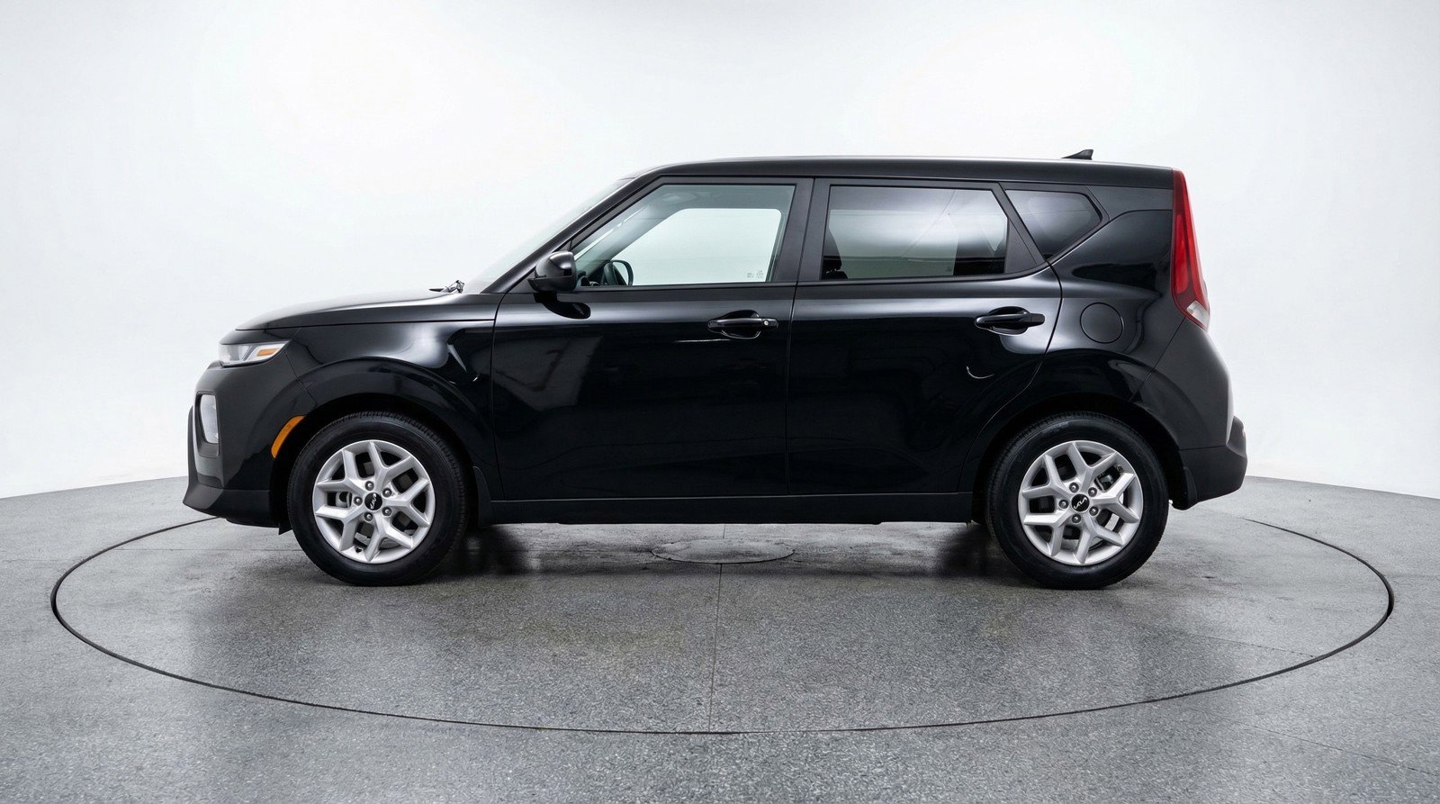 Used 2025 Kia Soul LX w/ LX Technology Package image 5
