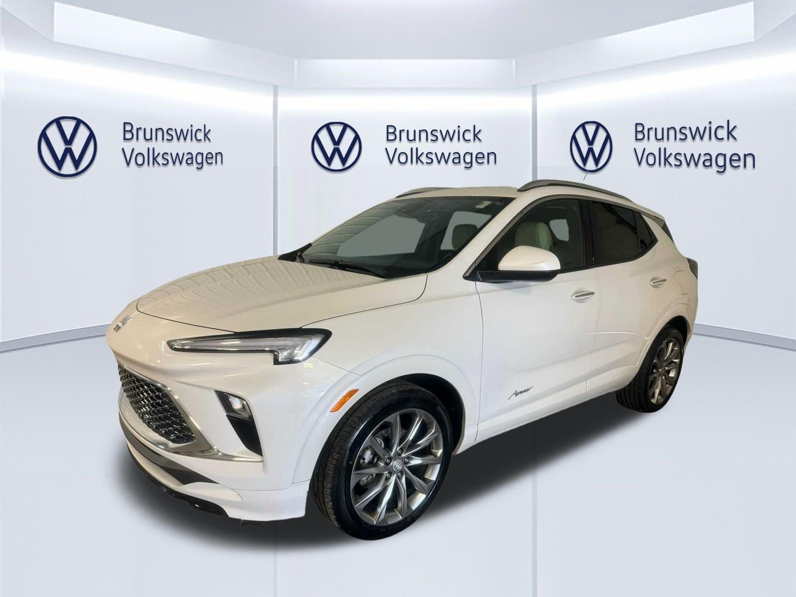 Used 2025 Buick Encore GX Avenir w/ Avenir Convenience Package FWD image 6