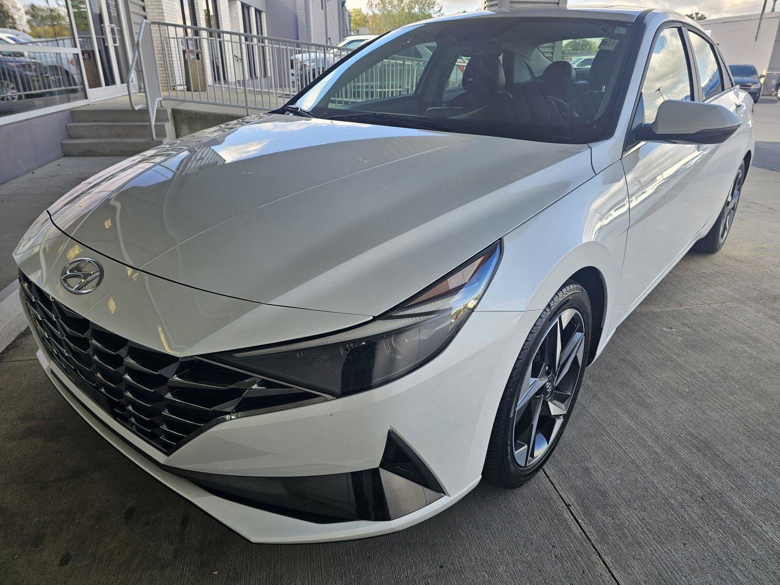 Used 2021 Hyundai Elantra Limited image 1