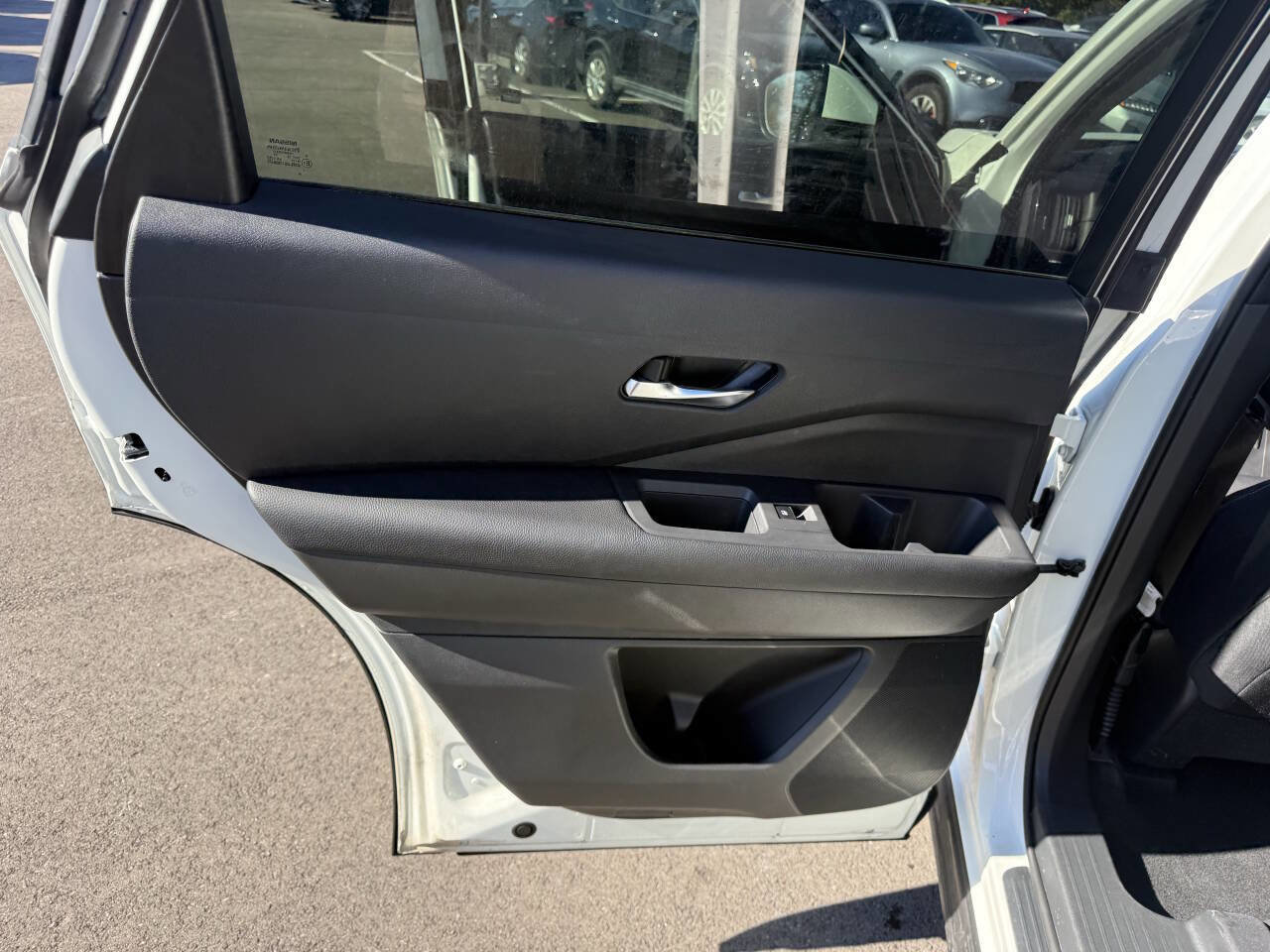 Used 2022 Nissan Pathfinder SV image 24