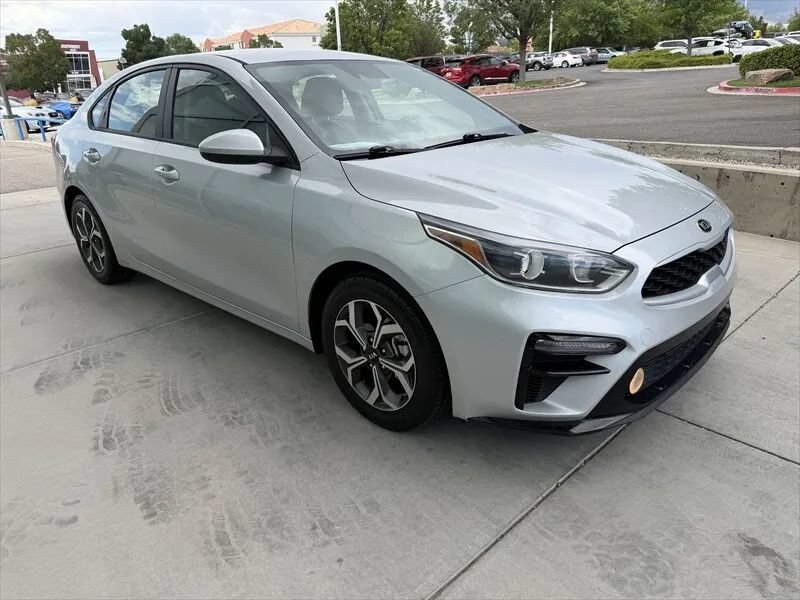 Used 2021 Kia Forte LXS FWD image 2