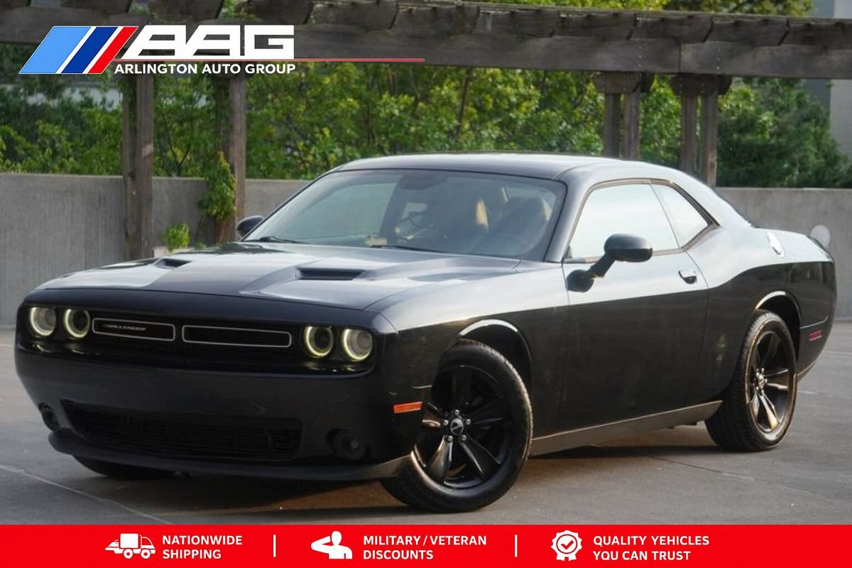 Used 2017 Dodge Challenger SXT