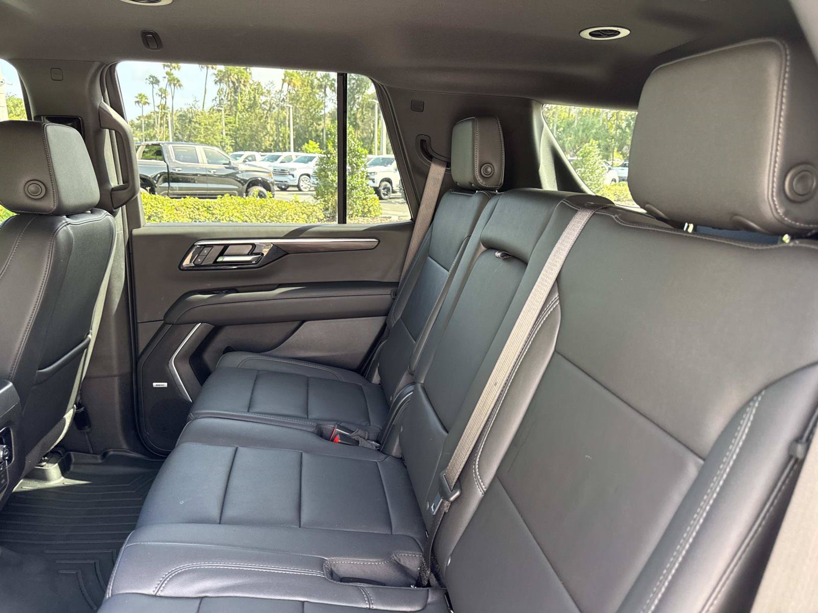 Used 2025 Chevrolet Tahoe Z71 w/ Comfort Package AWD/4WD image 11