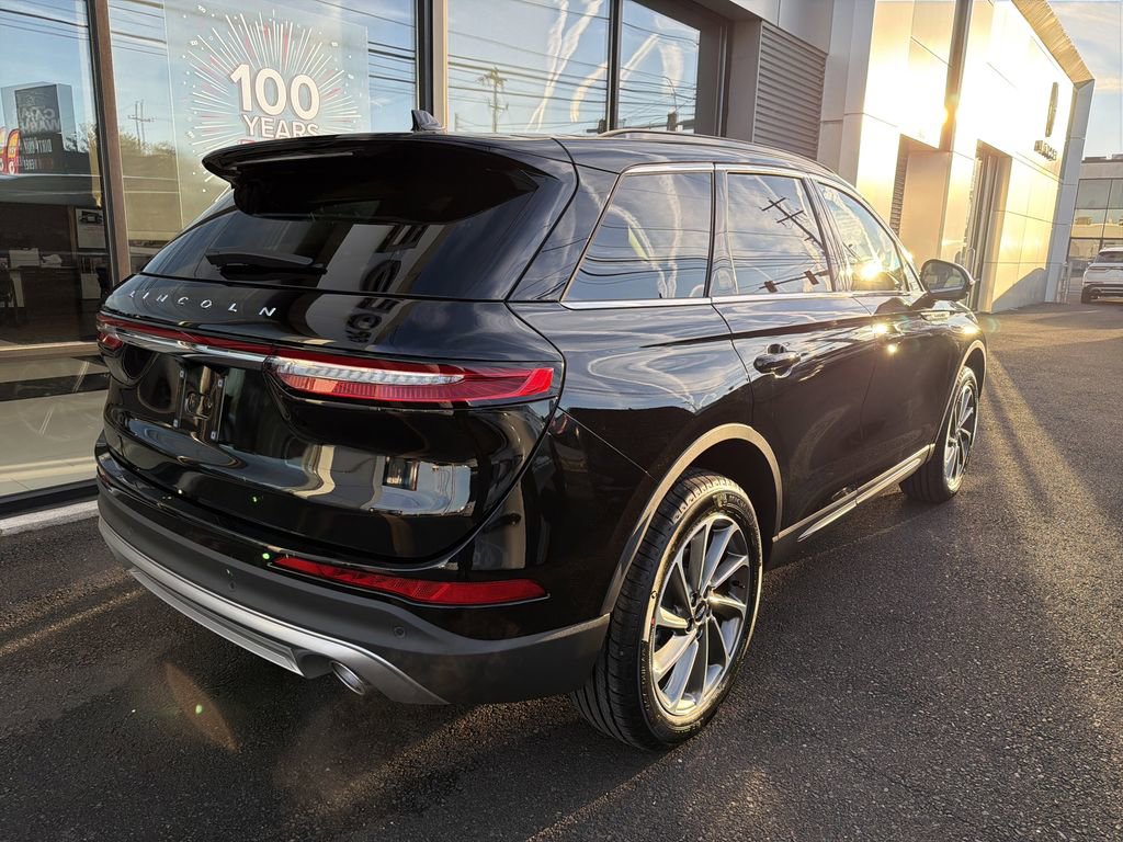 New 2026 Lincoln Corsair Premiere image 4