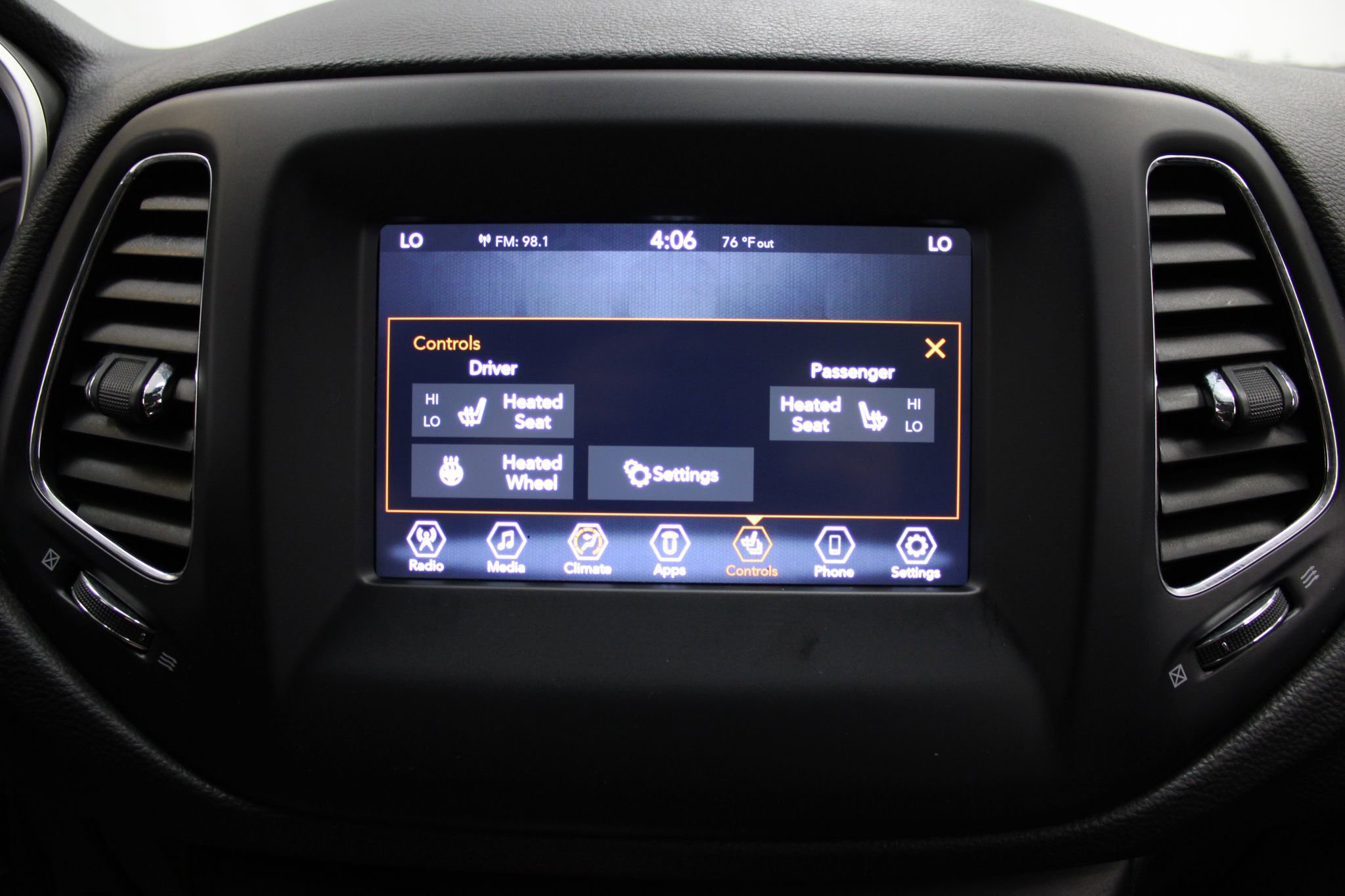 Used 2021 Jeep Compass Latitude w/ Sun and Sound Group AWD/4WD image 47