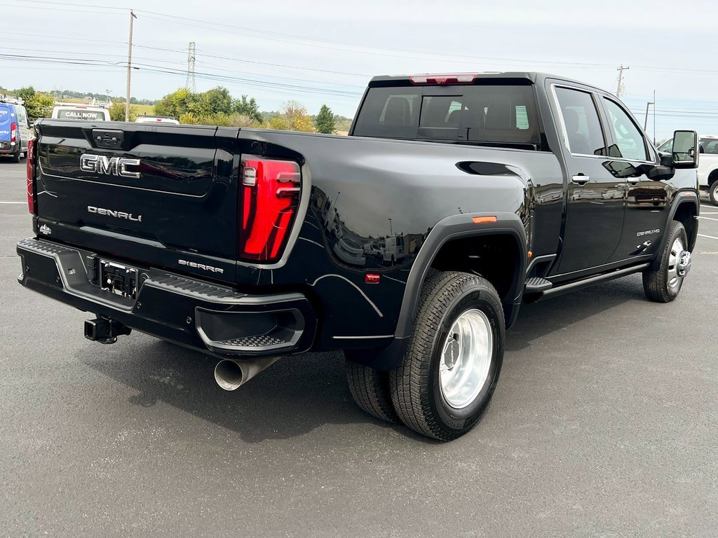 Used 2024 GMC Sierra 3500 Denali Ultimate image 12