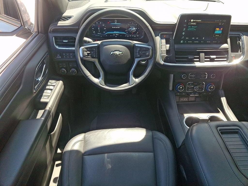 Used 2024 Chevrolet Suburban Z71 w/ Luxury Package AWD/4WD image 11