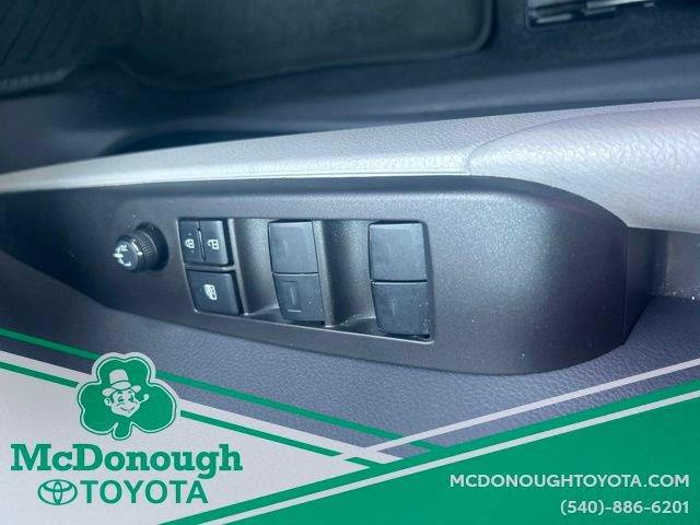 Certified 2022 Toyota Camry LE FWD image 17