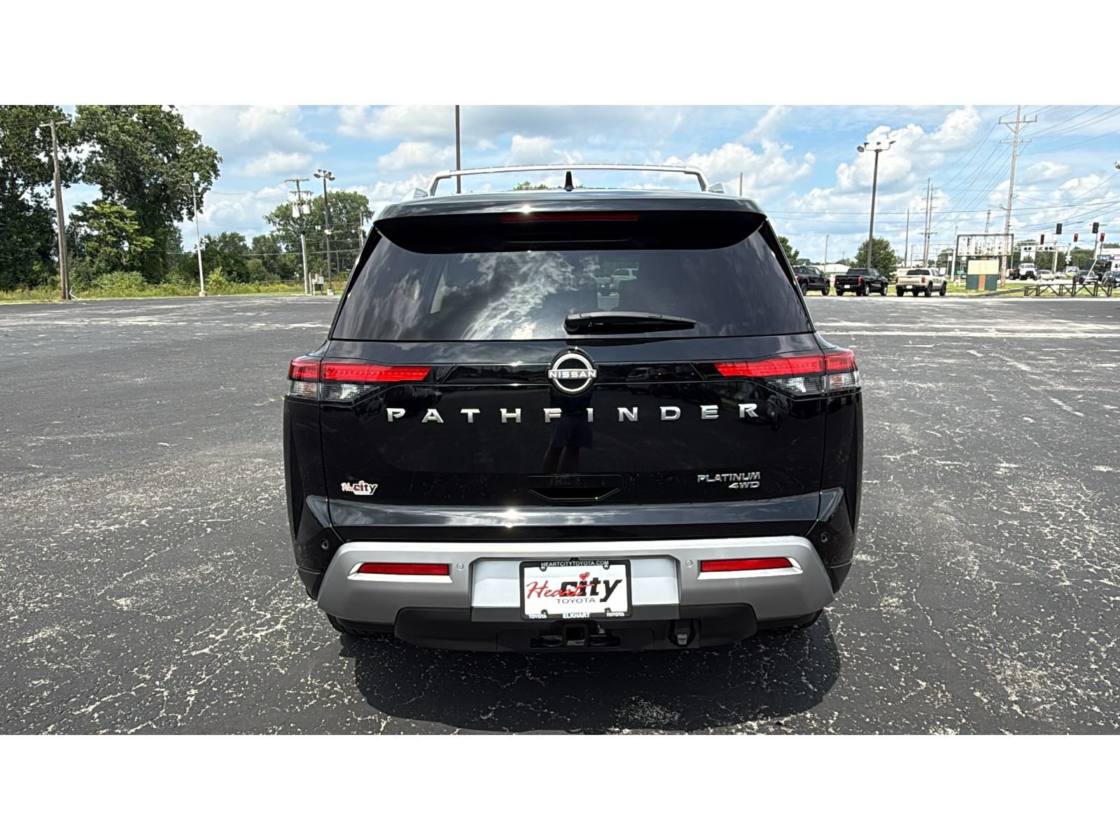 Used 2025 Nissan Pathfinder Platinum AWD/4WD image 6
