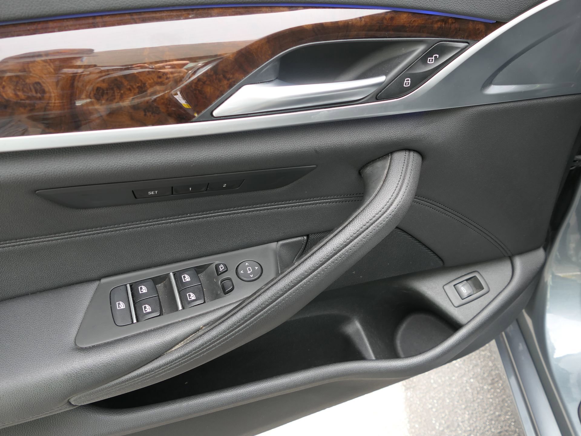 Used 2020 BMW 530i w/ Premium Package image 14