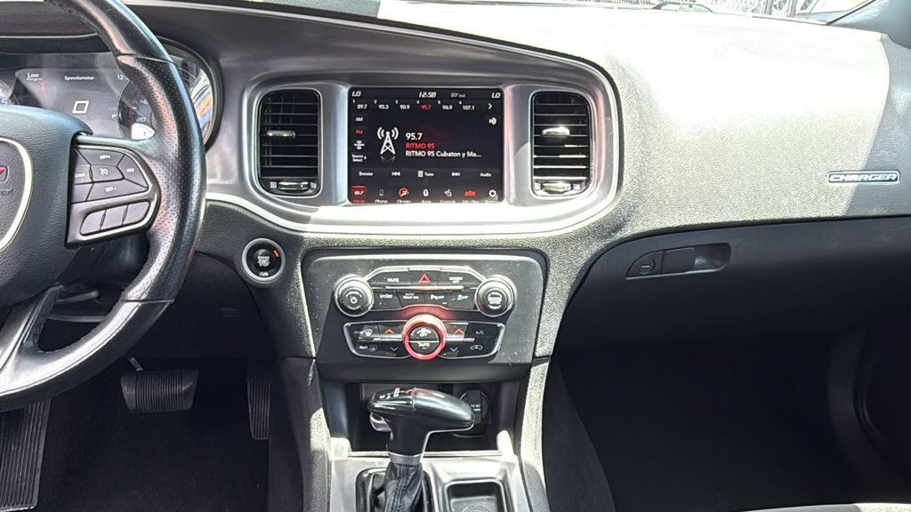 Used 2020 Dodge Charger SXT w/ Blacktop Package AWD/4WD image 32