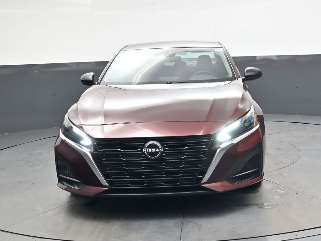 Used 2024 Nissan Altima 2.5 SV image 10