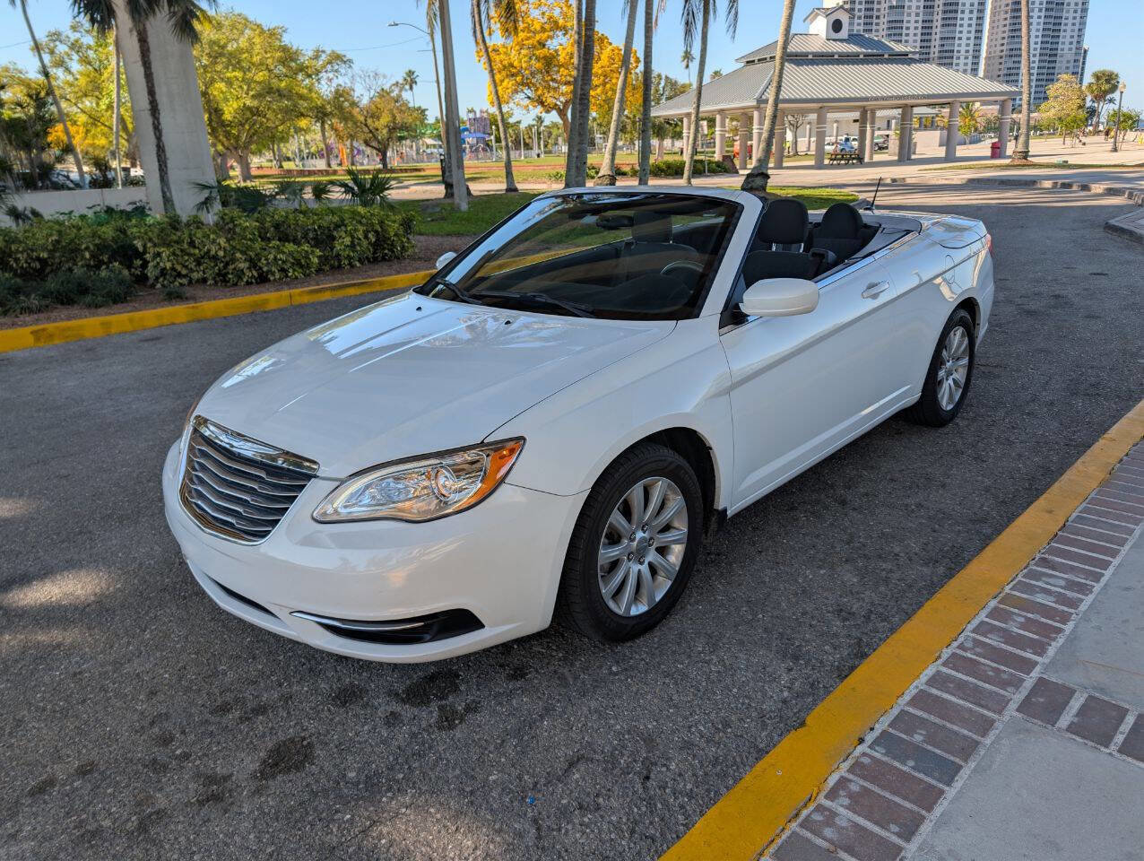 Used 2012 Chrysler 200 Touring image 2