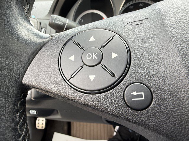 Used 2011 Mercedes-Benz C 300 4MATIC Sedan image 38