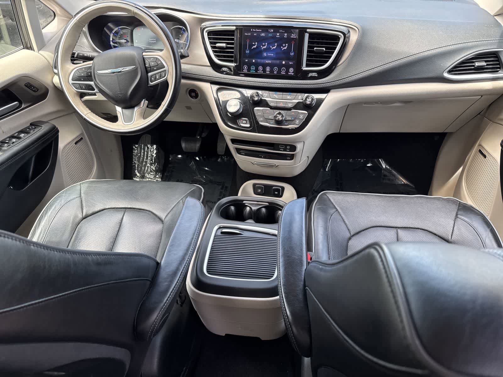 Used 2019 Chrysler Pacifica Limited w/ Advanced Safetytec Group FWD image 5