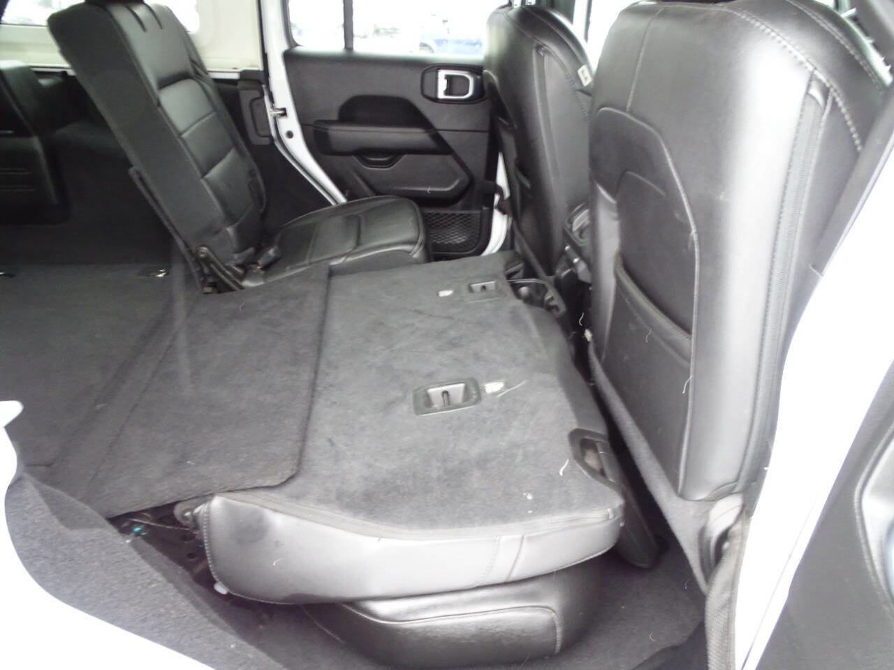 Used 2021 Jeep Wrangler Unlimited Sahara AWD/4WD image 39