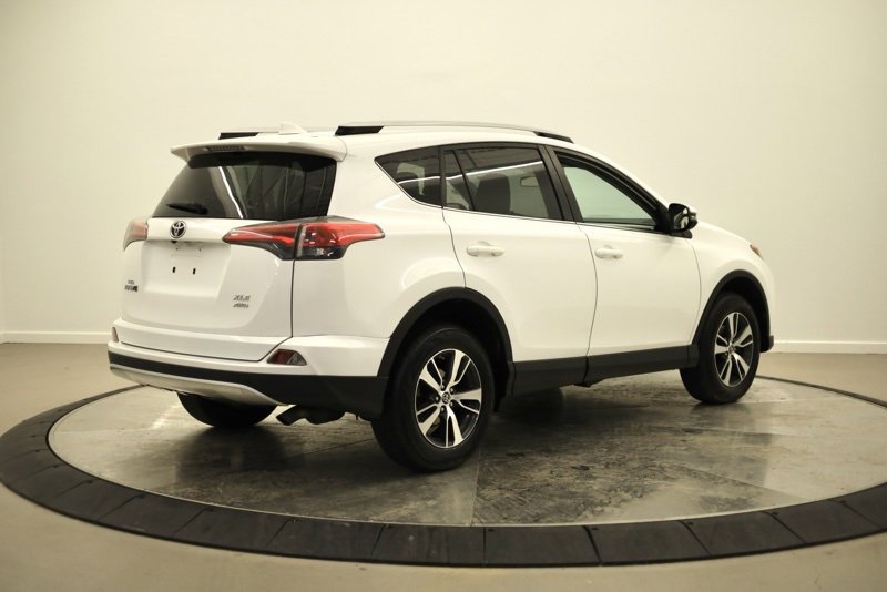 Used 2016 Toyota RAV4 XLE image 3