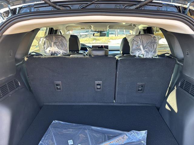 New 2026 Ford Escape Platinum w/ Class II Trailer Tow Package image 17