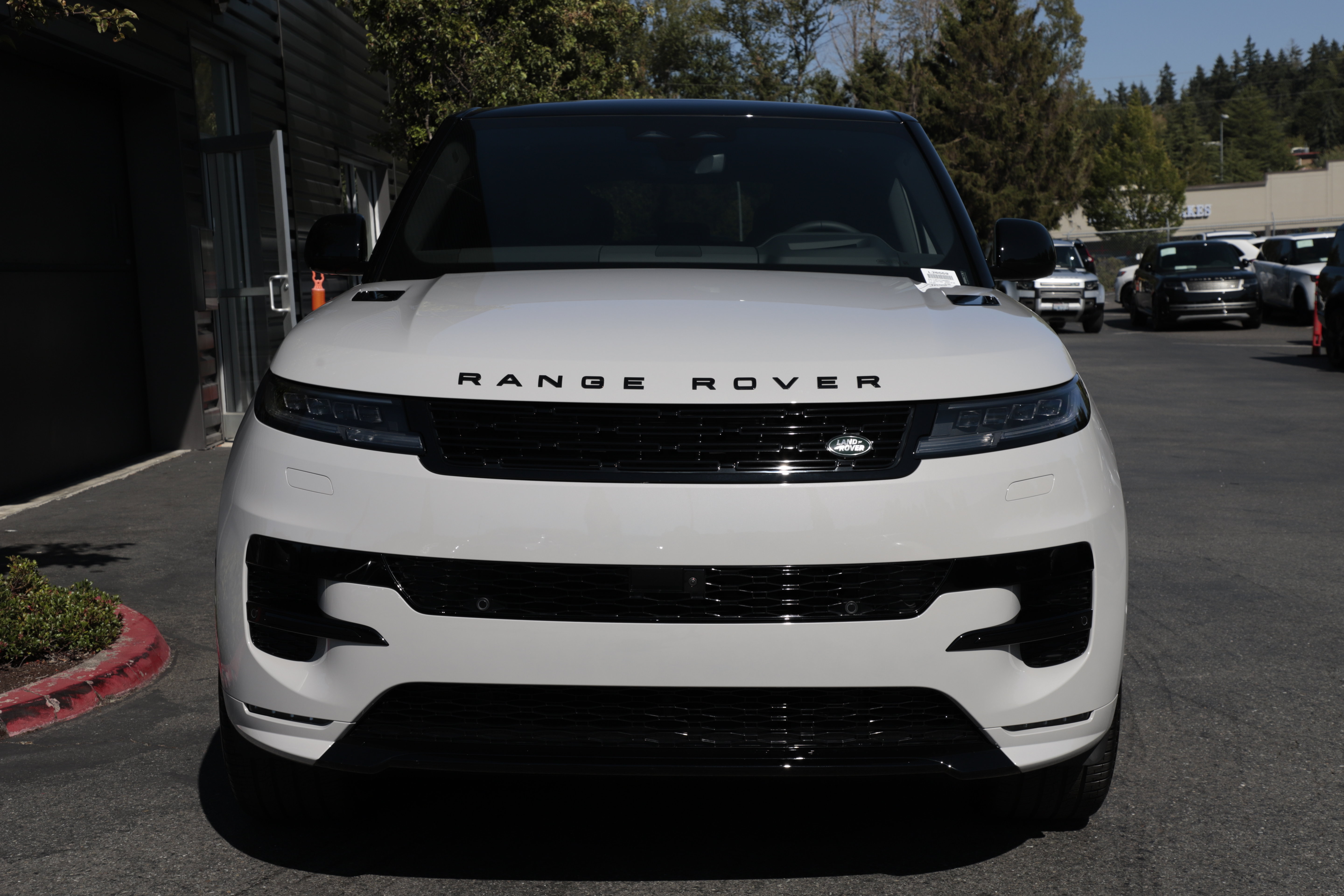 New 2026 Land Rover Range Rover Sport Dynamic SE AWD/4WD image 4