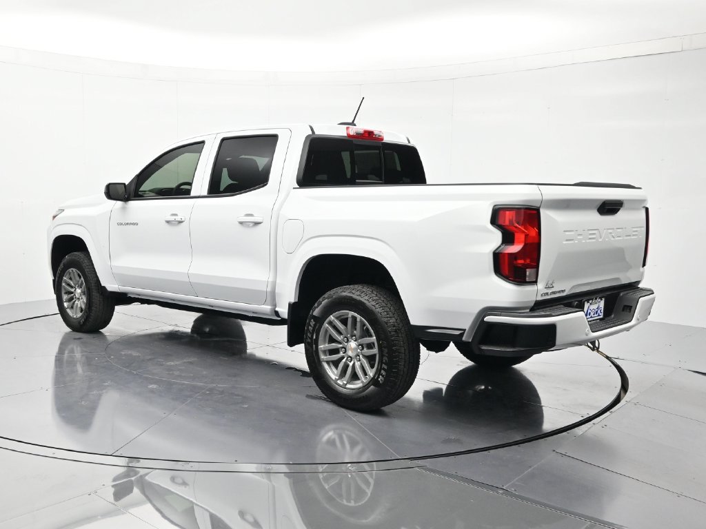 Used 2026 Chevrolet Colorado LT RWD image 7
