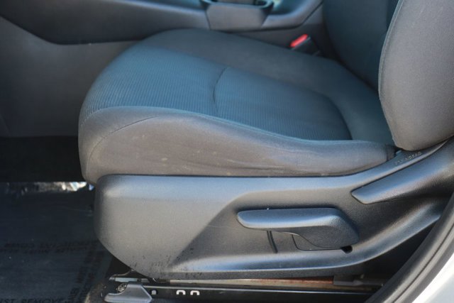 Used 2021 Toyota RAV4 LE image 10