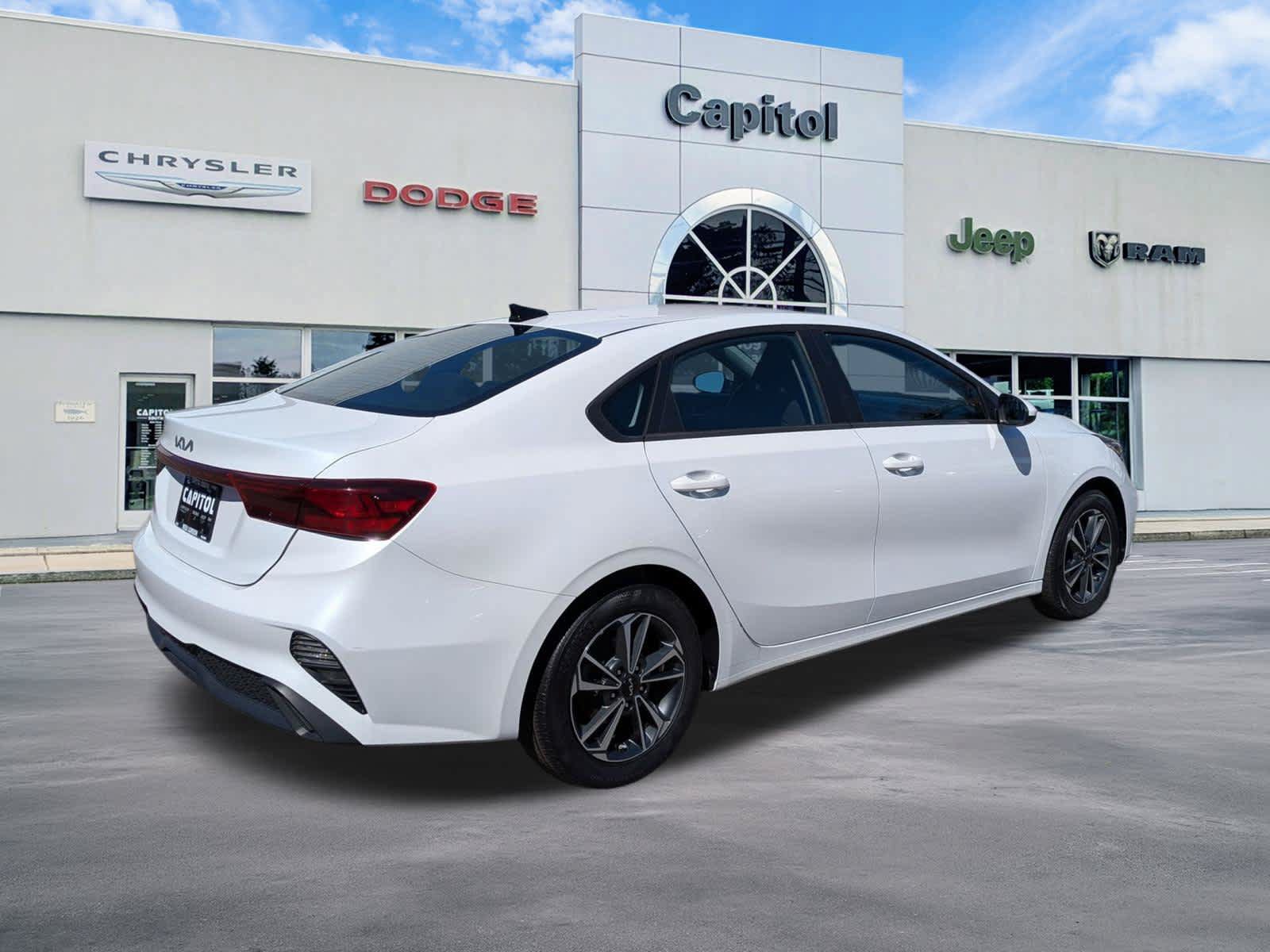 Used 2024 Kia Forte LXS FWD image 3