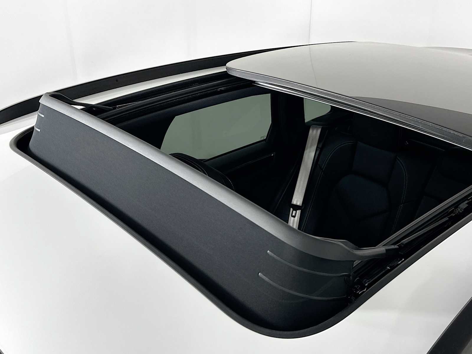 New 2026 Porsche Macan Turbo AWD/4WD image 22